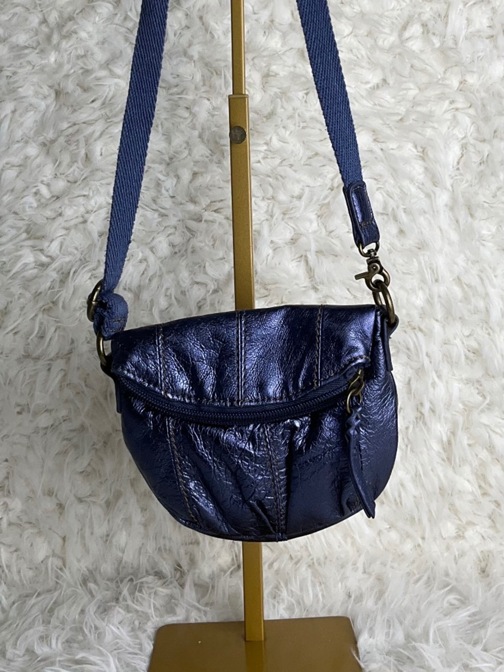 THE SAK WOMEN'S METALLIC BLUE MINI CROSSBODY/PURSE!